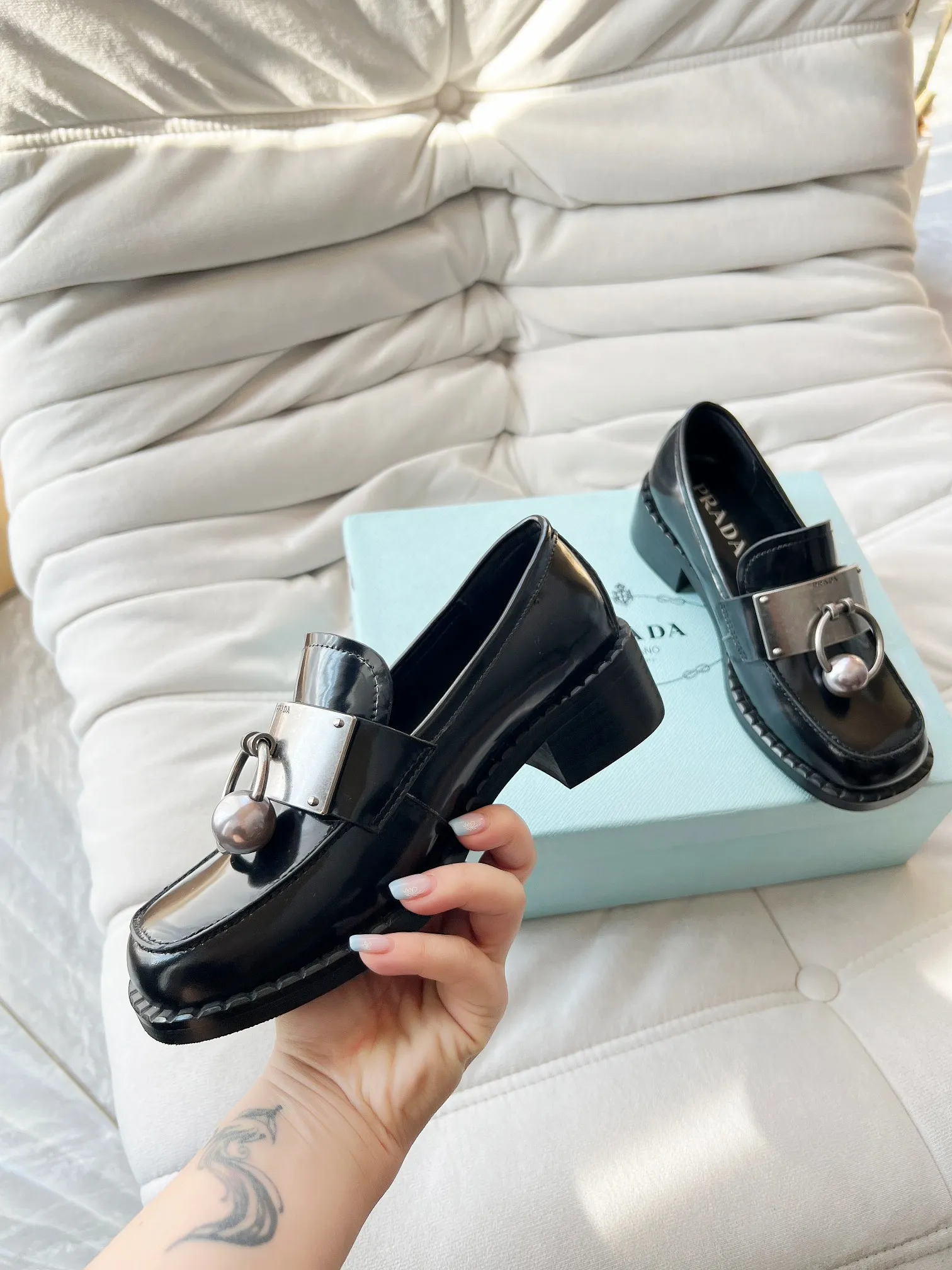 👟👟Ex-factory price 560👟👟 Prada’s new spring and summer women’s clothing｜Absolutely beautiful🥰Exception! Extra number! Anita will continue to update the latest SS25 catwalk pre-sale models, with novel logos as soul mates. Full of fun ~ Adhering to the trend-setting vane, you must believe in Prada's ability to capture fashion. 35-42 yards